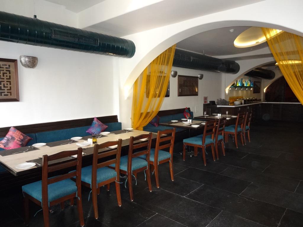 The Purple Leaf Hotels Haïdarabad Extérieur photo