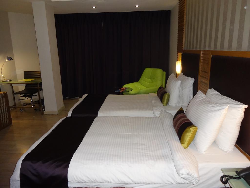 The Purple Leaf Hotels Haïdarabad Extérieur photo