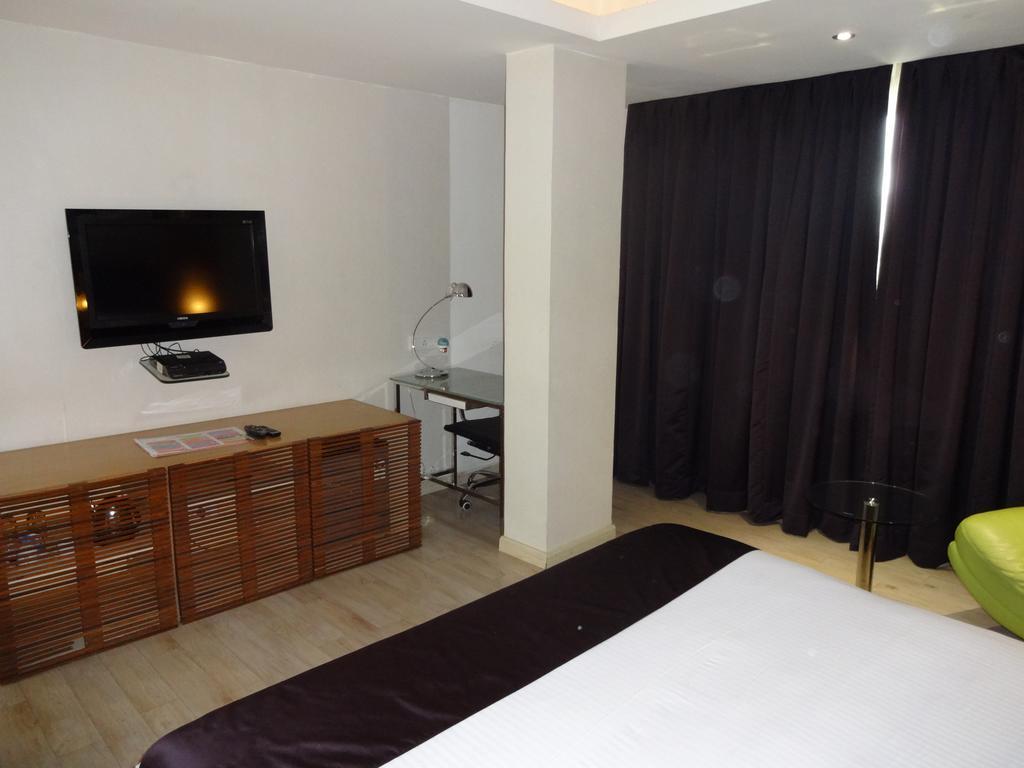 The Purple Leaf Hotels Haïdarabad Extérieur photo