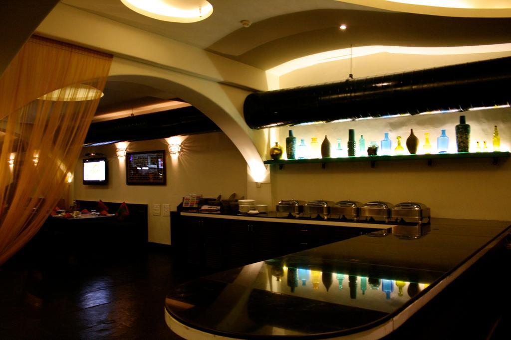 The Purple Leaf Hotels Haïdarabad Extérieur photo