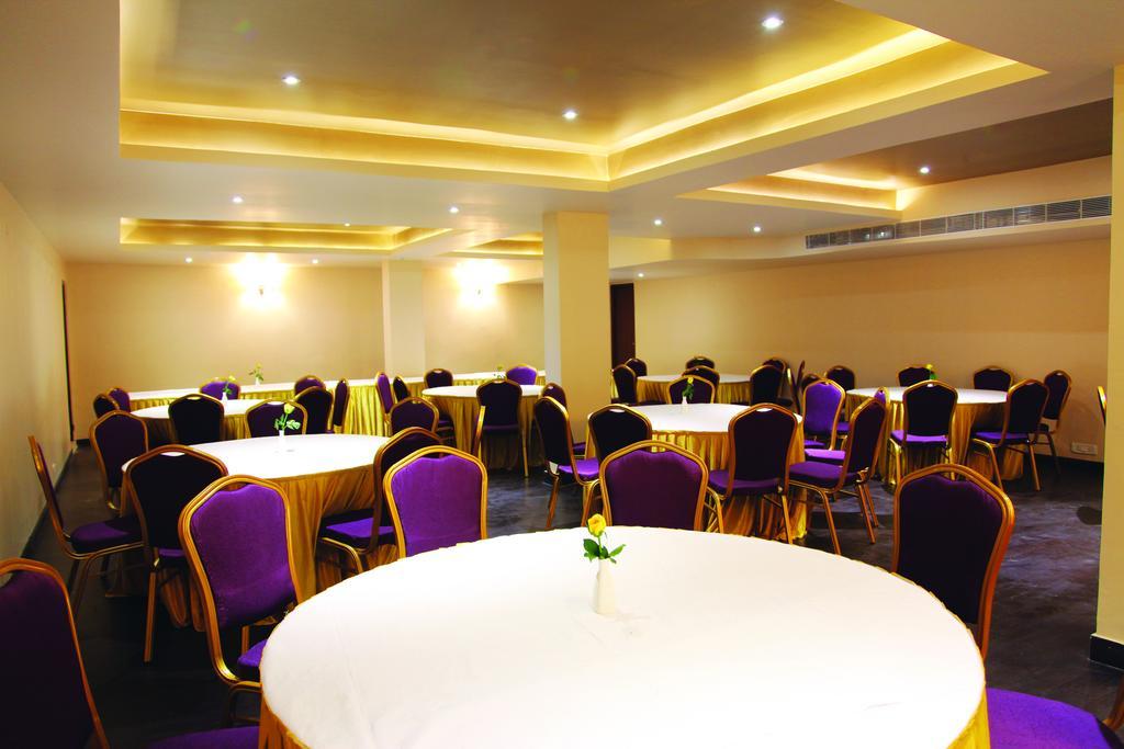 The Purple Leaf Hotels Haïdarabad Extérieur photo